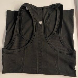 Lululemon black tank